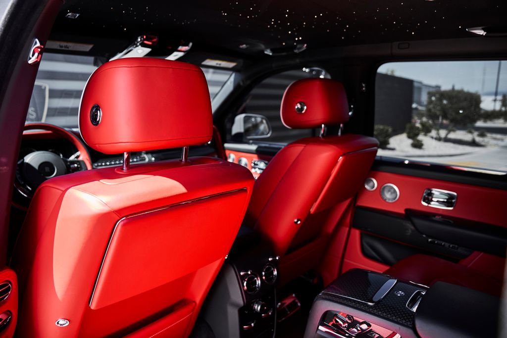 Used 2024 Rolls-Royce Cullinan Black Badge w/ Dark Exterior Package AWD/4WD image 42