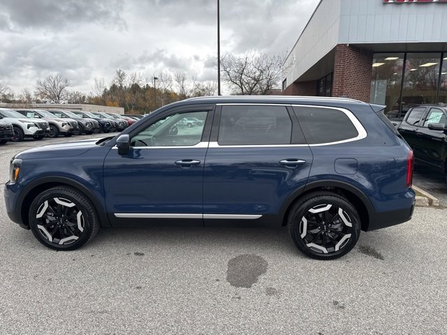 Used 2025 Kia Telluride S image 45