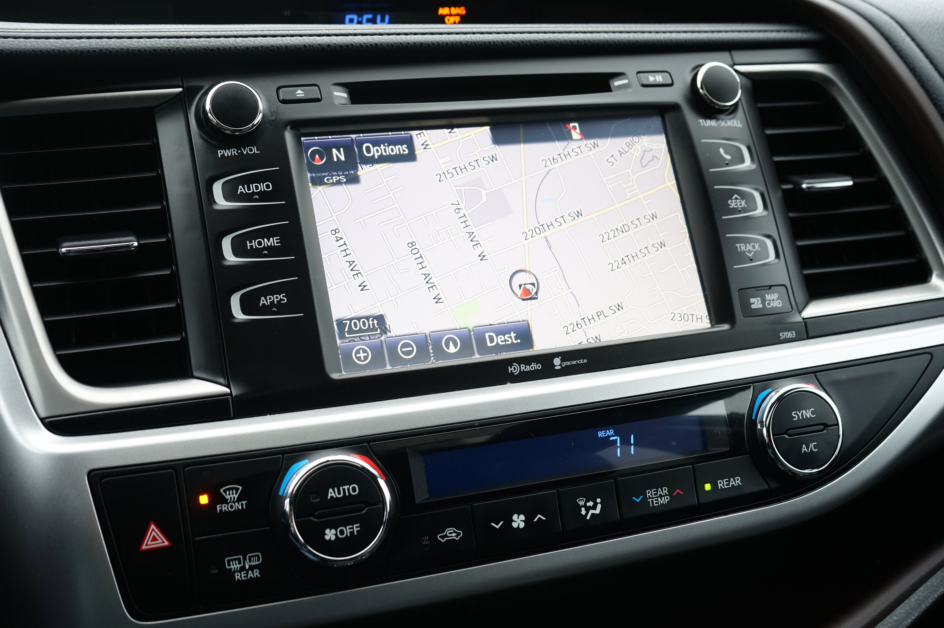 Used 2015 Toyota Highlander XLE image 25