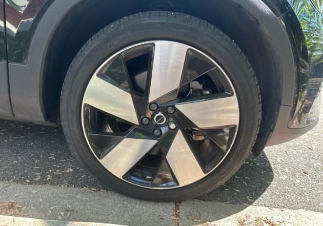 Used 2023 Volvo XC40 Recharge Plus AWD/4WD image 4