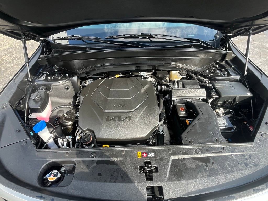 Used 2024 Kia Telluride LX image 16