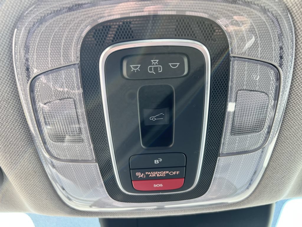 Used 2025 Hyundai Elantra SEL FWD image 13