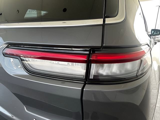 Used 2024 Jeep Grand Cherokee L Limited w/ Luxury Tech Group II image 10