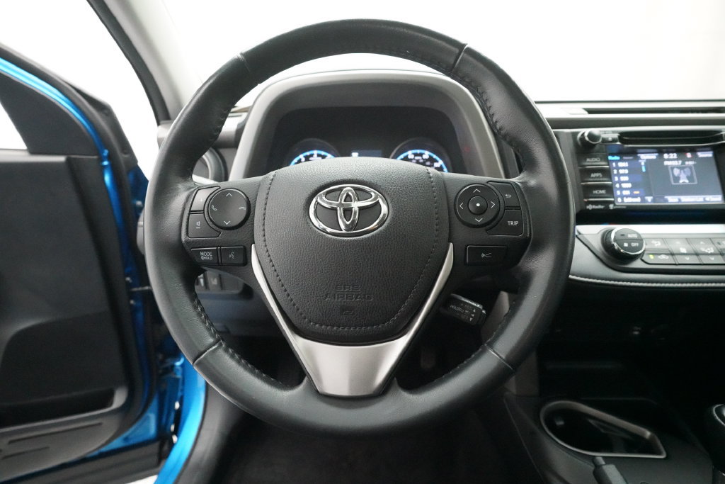 Used 2018 Toyota RAV4 XLE w/ Plus Extra Value Package AWD/4WD image 4
