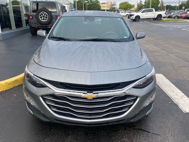Used 2025 Chevrolet Malibu LT FWD image 3