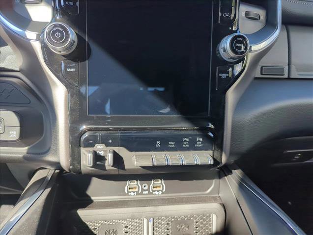 New 2026 RAM 2500 Laramie AWD/4WD image 11