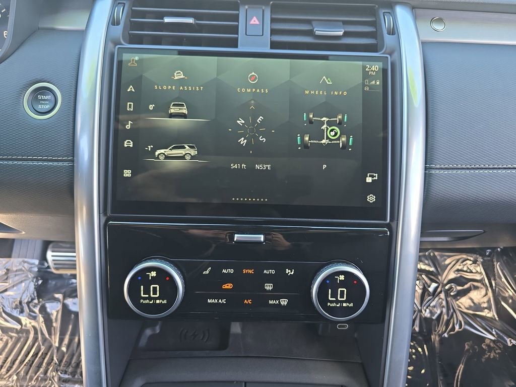 Used 2025 Land Rover Discovery Dynamic SE image 22