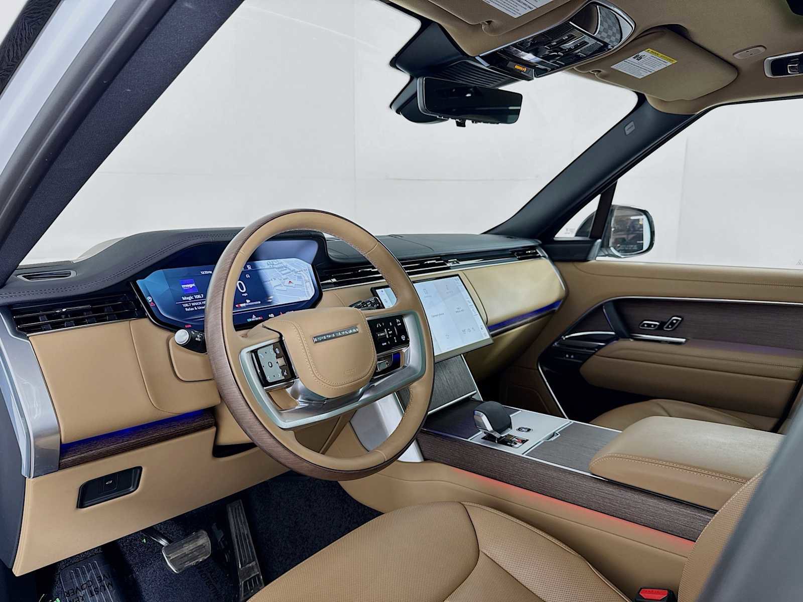 Certified 2025 Land Rover Range Rover Long Wheelbase SE image 9