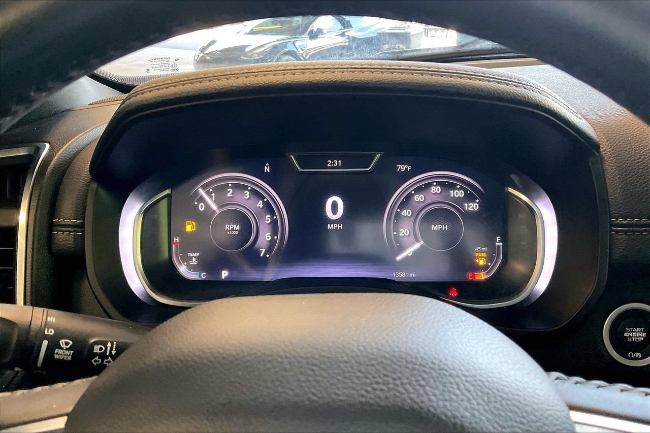 Used 2024 RAM 1500 Laramie AWD/4WD image 10