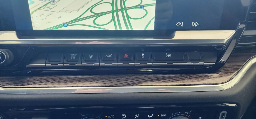 Used 2025 Chevrolet Silverado 2500 LT w/ Convenience Package image 34