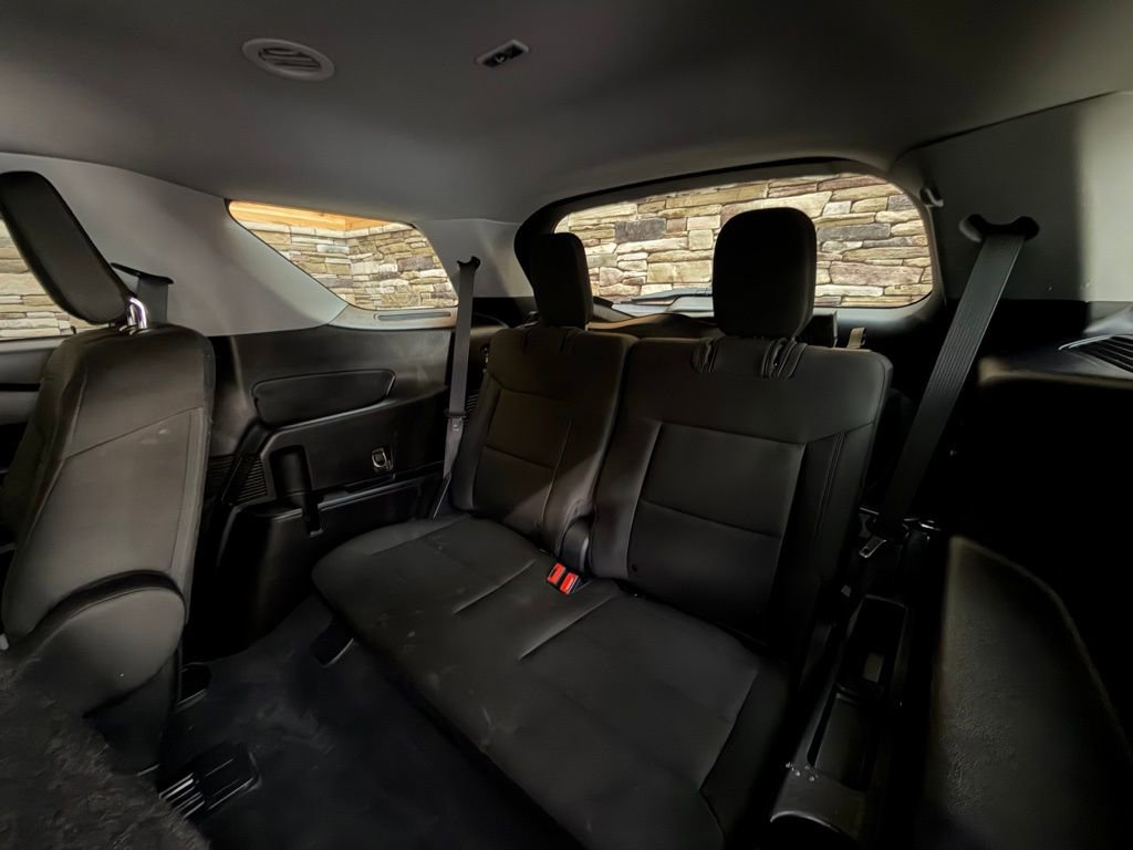 Used 2021 Ford Explorer XLT image 34