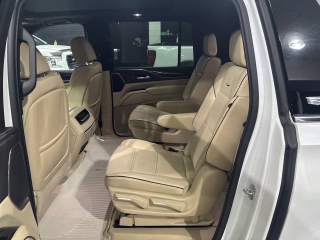 Certified 2023 Cadillac Escalade ESV Premium Luxury w/ Performance Package AWD/4WD image 31