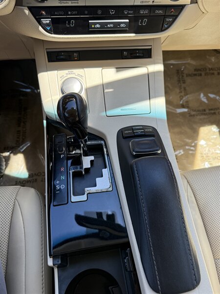 Used 2015 Lexus ES 350 w/ Premium Package FWD image 11