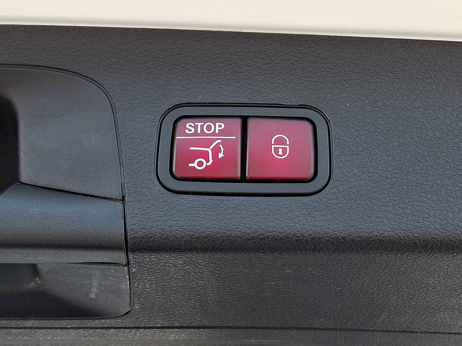 Used 2022 Mercedes-Benz GLS 450 4MATIC image 25