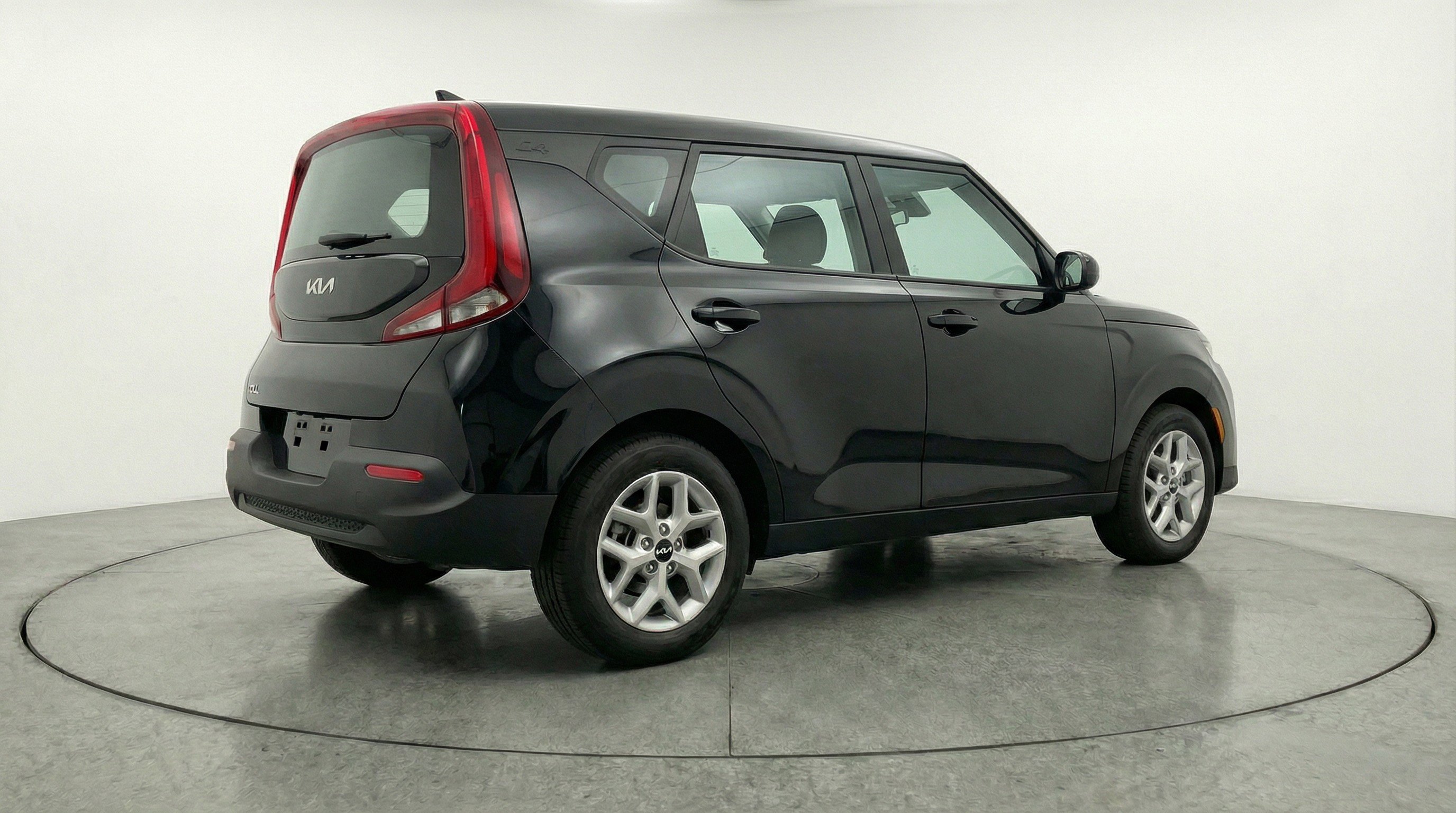 Used 2025 Kia Soul LX w/ LX Technology Package image 9