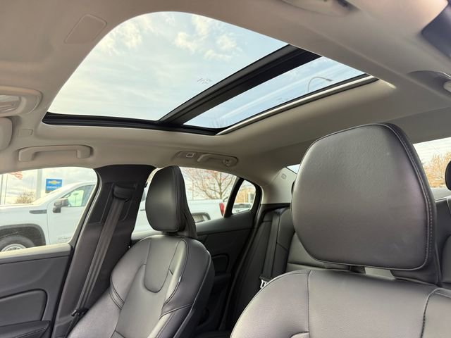 Used 2024 Volvo S60 B5 Core image 25