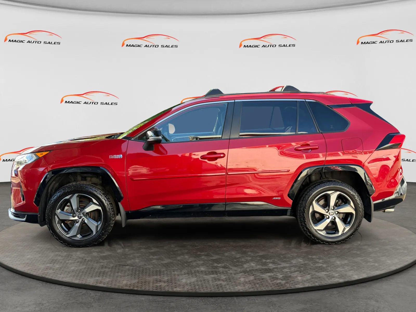 Used 2021 Toyota RAV4 SE w/ Weather & Moonroof Package AWD/4WD image 7