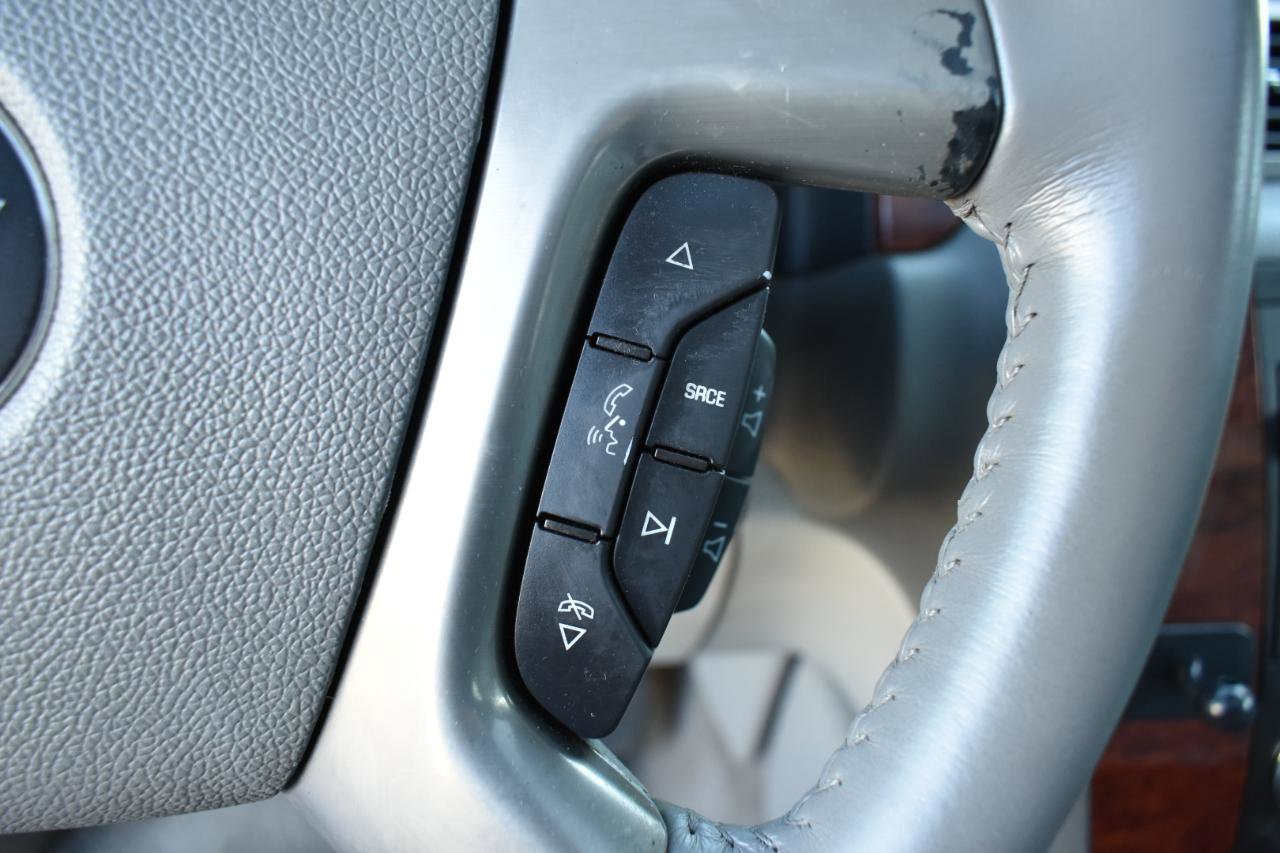 Used 2009 Chevrolet Avalanche LTZ image 15