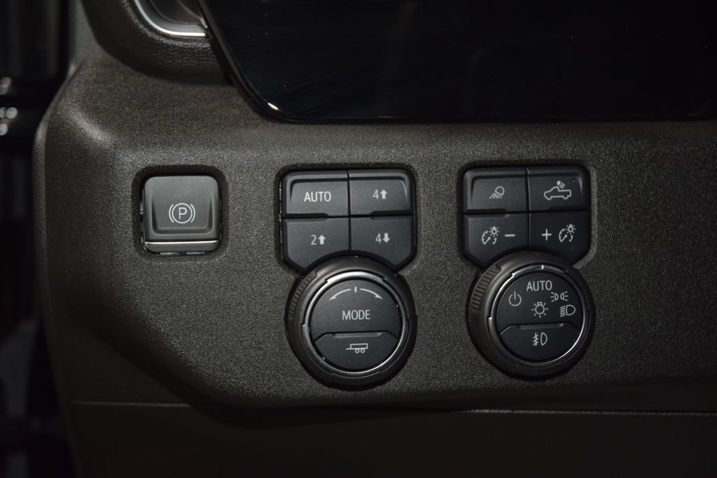 Used 2024 Chevrolet Silverado 2500 LTZ w/ LTZ Convenience Package AWD/4WD image 38
