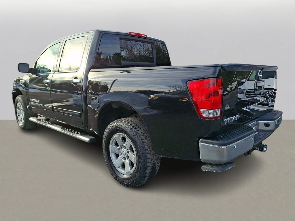 Used 2014 Nissan Titan SV w/ SV Value Truck Package image 5