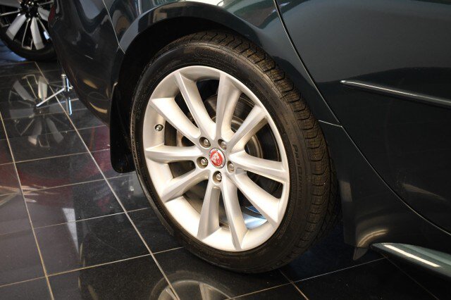 Used 2016 Jaguar XF R-Sport AWD/4WD image 43