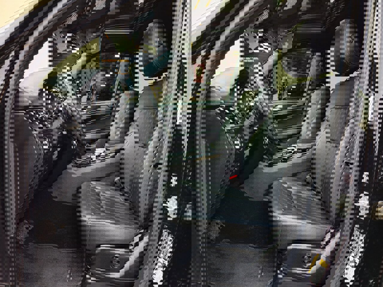 Used 2018 Mercedes-Benz GLE 350 w/ Premium 1 Package image 15