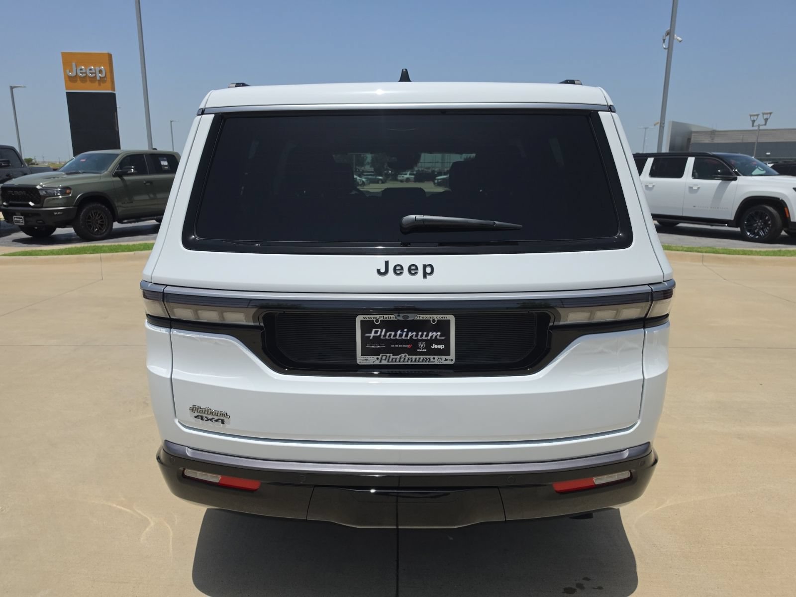 New 2026 Jeep Grand Wagoneer 4WD w/ Premium Group I image 4