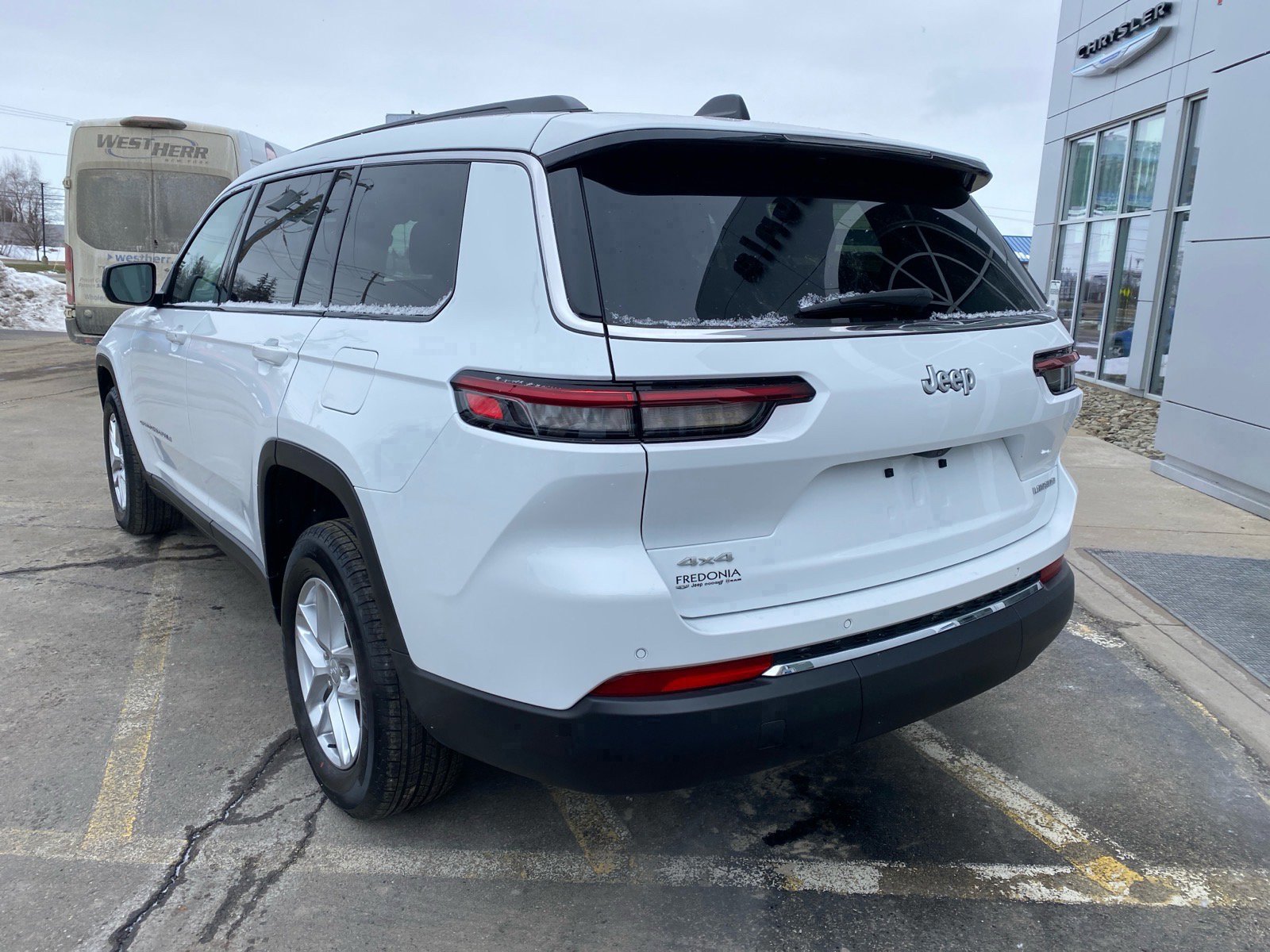 Used 2025 Jeep Grand Cherokee L Laredo w/ Trailer Tow Package AWD/4WD image 65