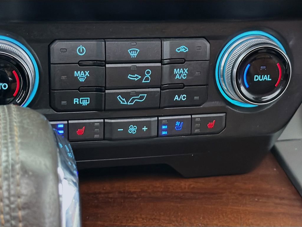 Used 2019 Ford F150 King Ranch w/ Equipment Group 601A Luxury AWD/4WD image 24