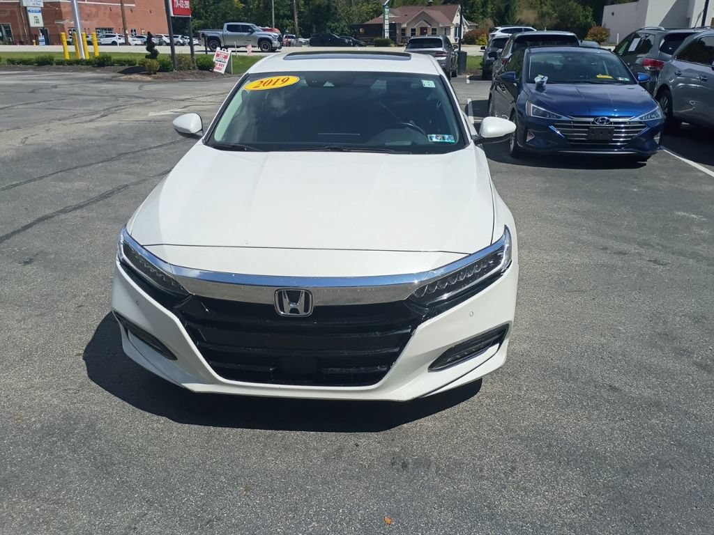 Used 2019 Honda Accord Touring video 3