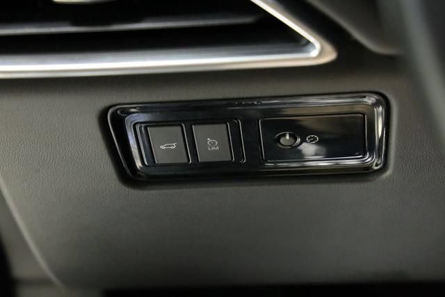 Used 2020 Jaguar F-PACE Premium AWD/4WD image 22