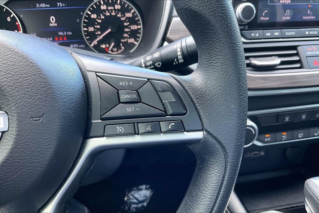 Used 2023 Nissan Altima 2.5 SV AWD/4WD image 19