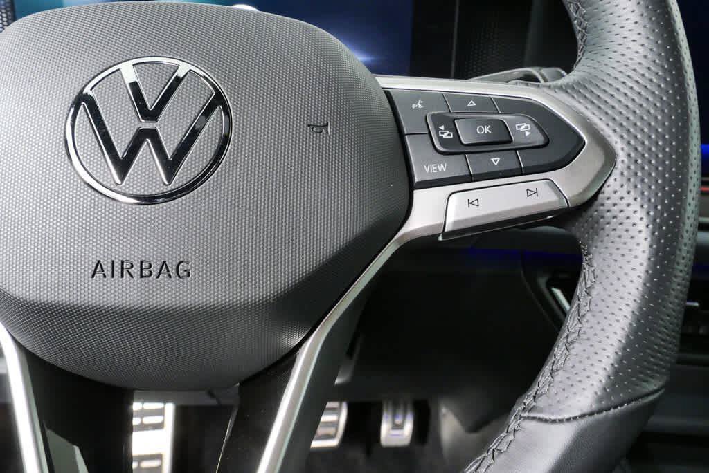Certified 2025 Volkswagen Tiguan SE R-Line FWD image 11