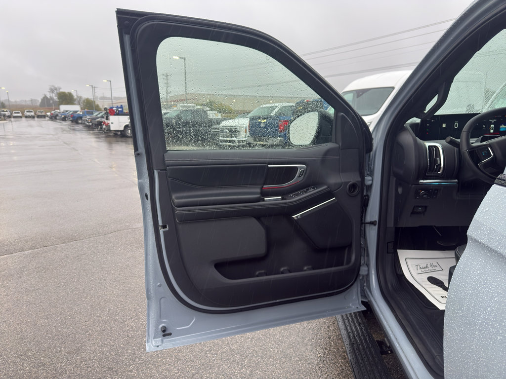 New 2025 Ford Expedition Platinum w/ Stealth Performance Package image 18