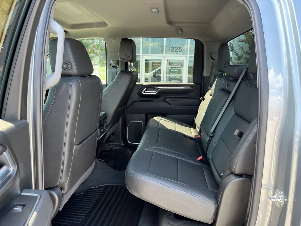 Used 2025 Chevrolet Silverado 2500 LTZ w/ LTZ Convenience Package AWD/4WD image 15