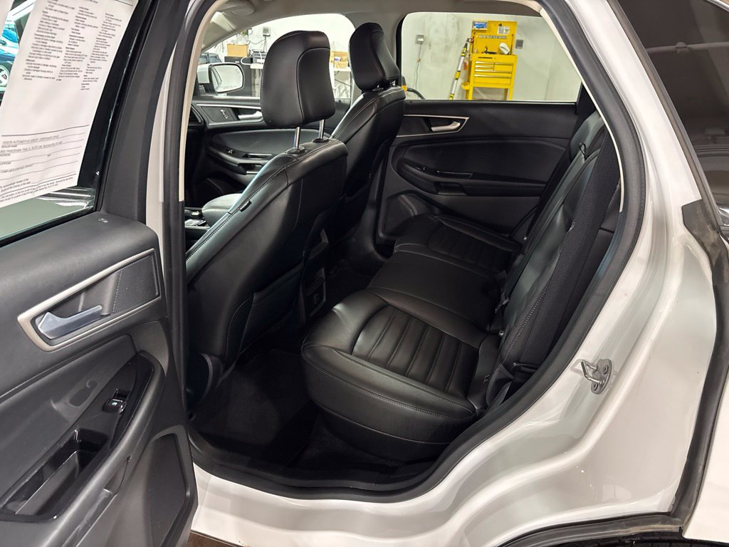 Used 2020 Ford Edge SEL w/ Cold Weather Package AWD/4WD image 21