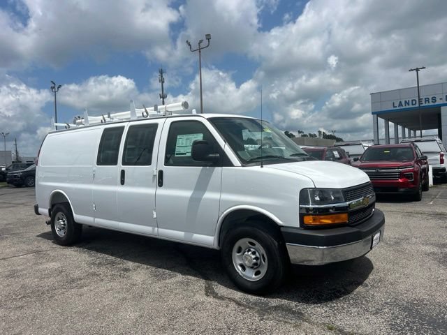 New 2026 Chevrolet Express 2500 Extended w/ Communications Package
