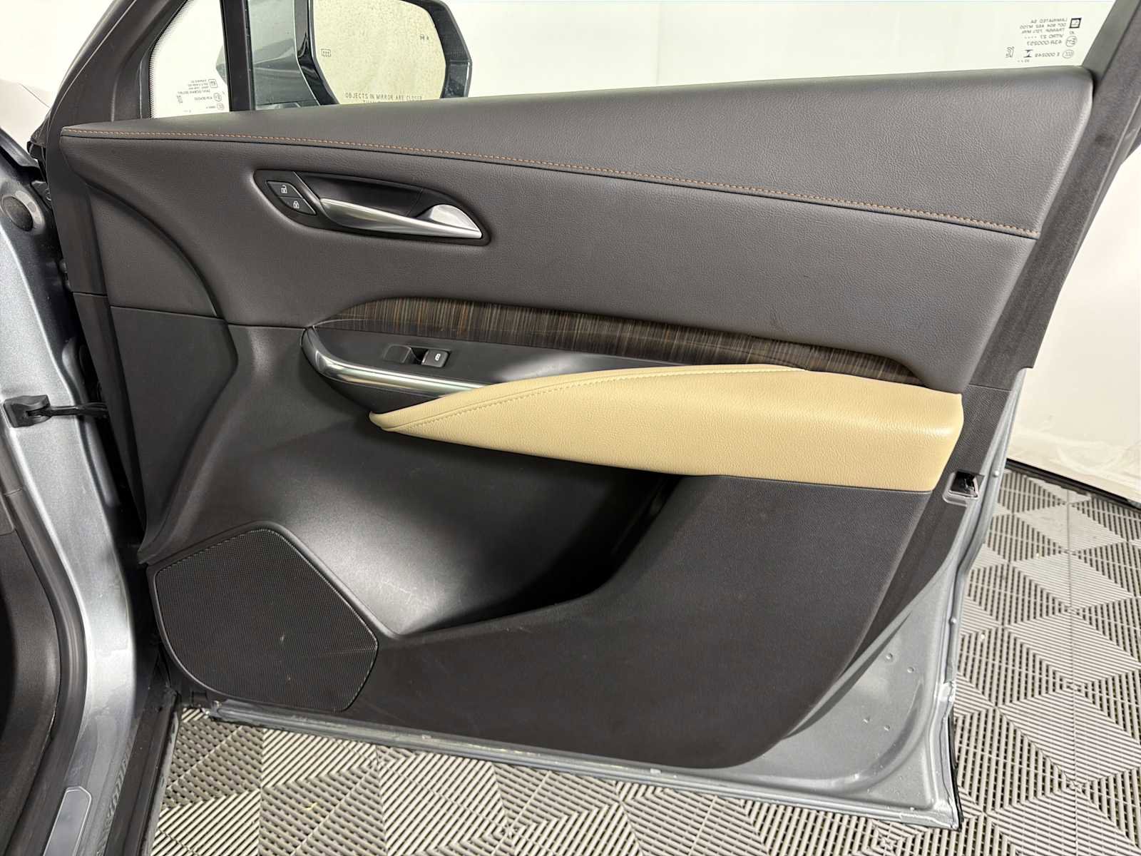 Used 2024 Cadillac XT4 Premium Luxury image 12