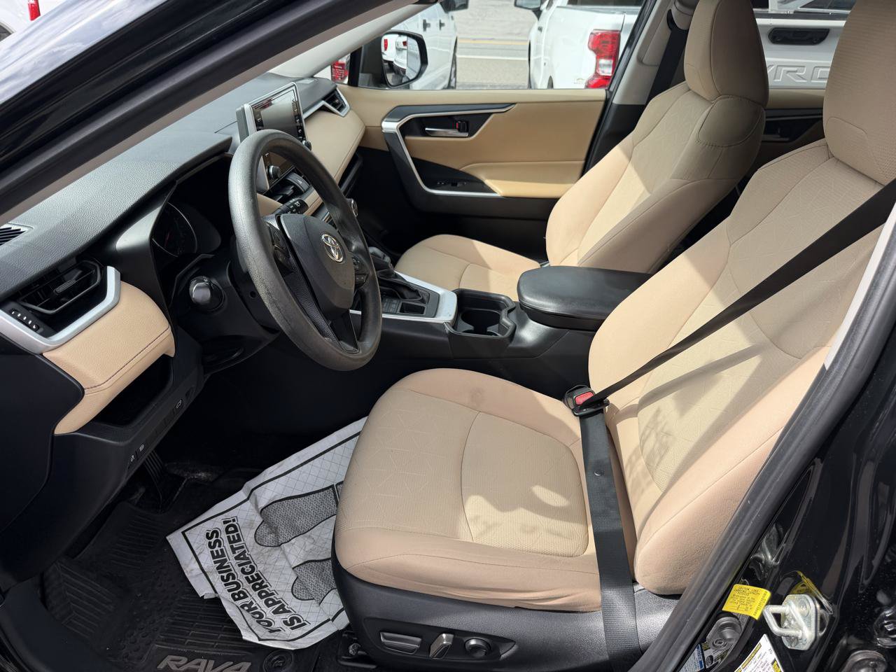 Used 2019 Toyota RAV4 XLE AWD/4WD image 9