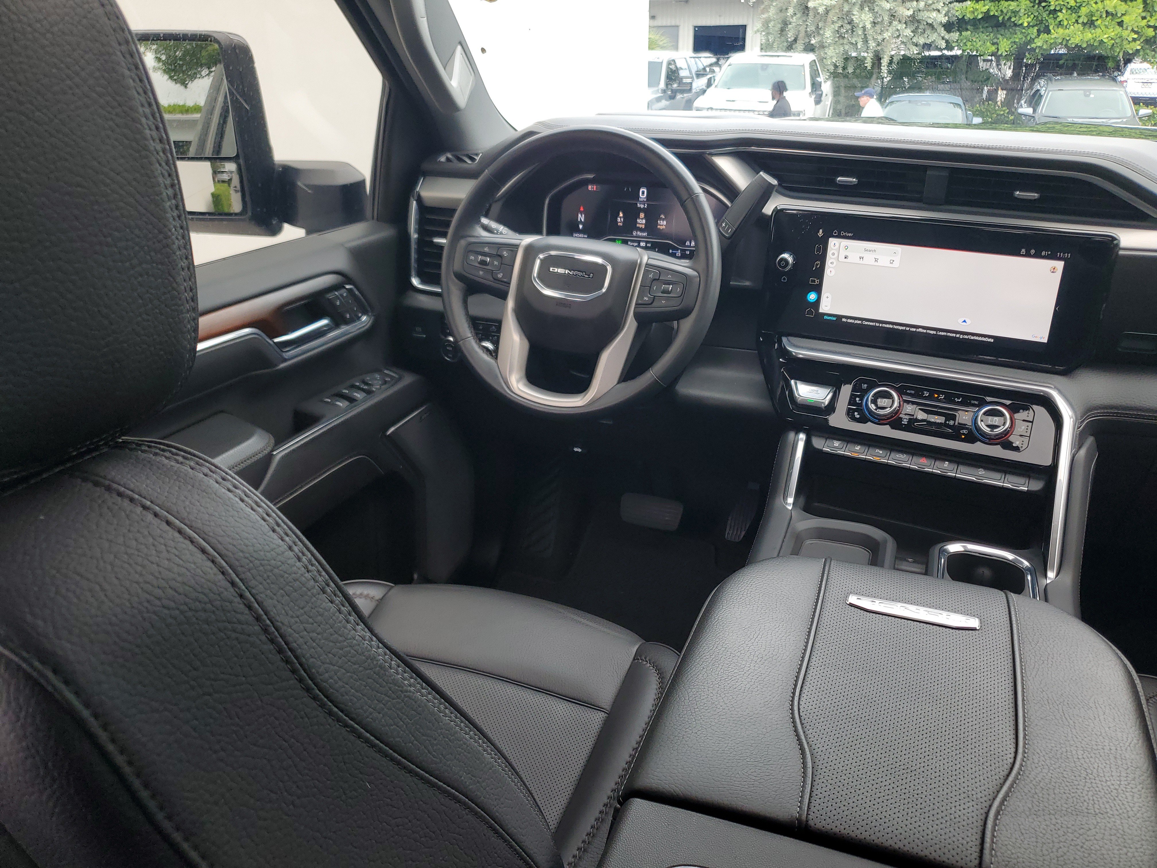 Used 2024 GMC Sierra 2500 Denali w/ Denali Reserve Package AWD/4WD image 14