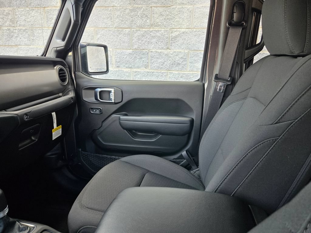 Used 2023 Jeep Gladiator Sport AWD/4WD image 36