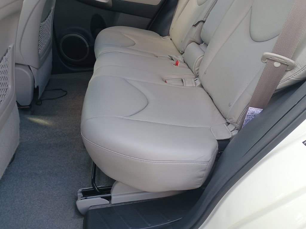 Used 2007 Toyota RAV4 Limited image 16