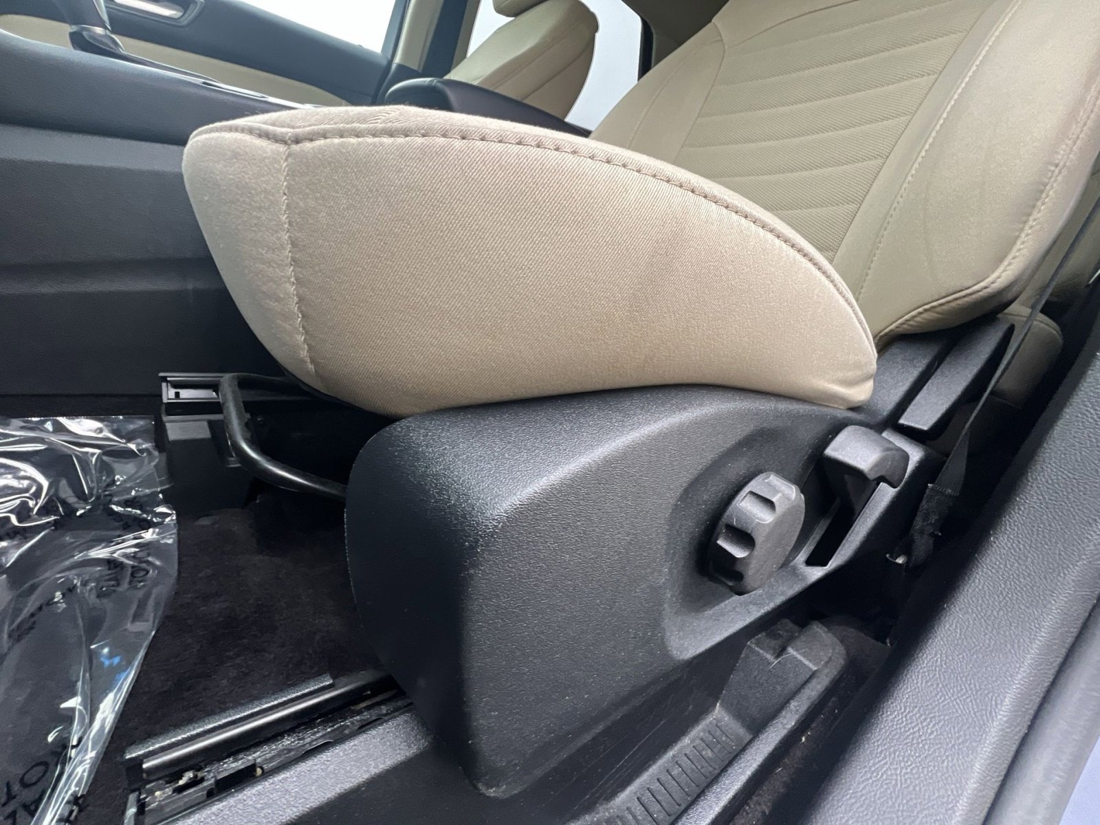 Used 2016 Ford Edge SE image 14