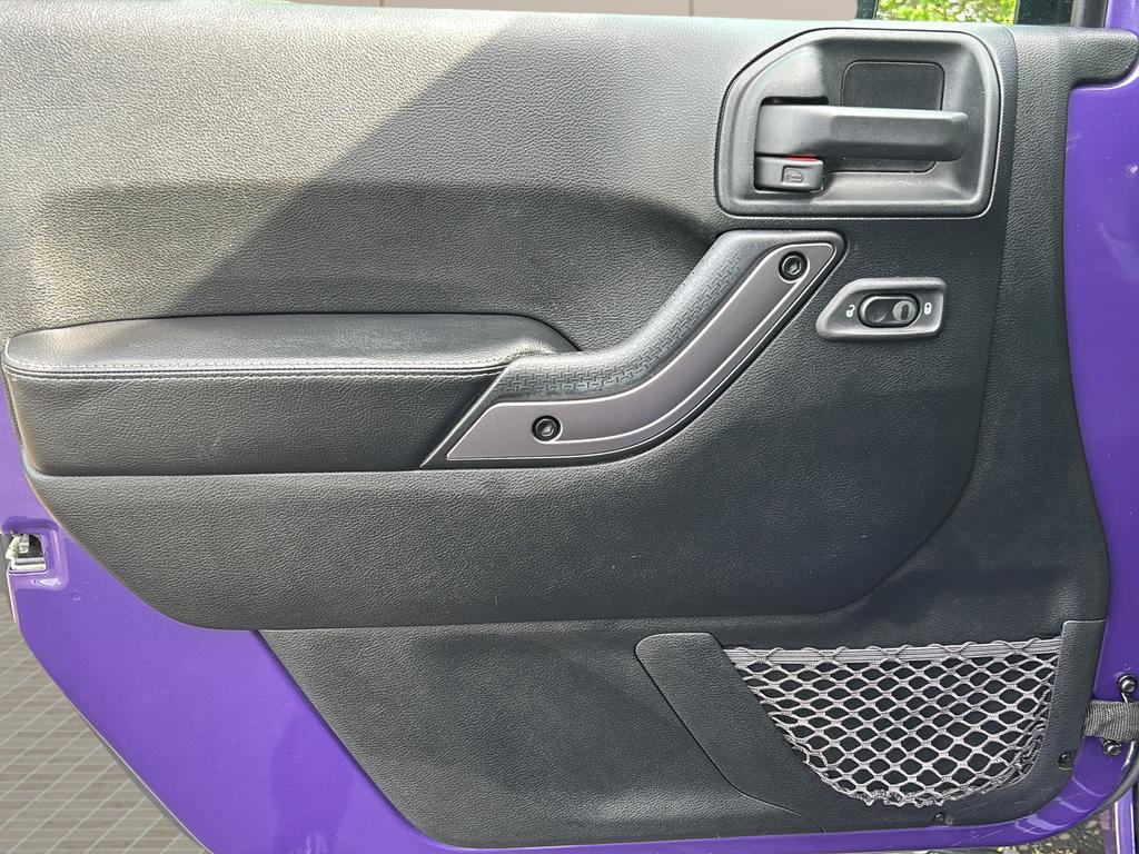 Used 2018 Jeep Wrangler Unlimited Sahara image 15