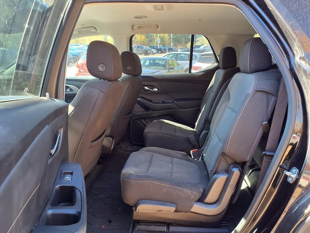 Used 2021 Chevrolet Traverse LT image 11