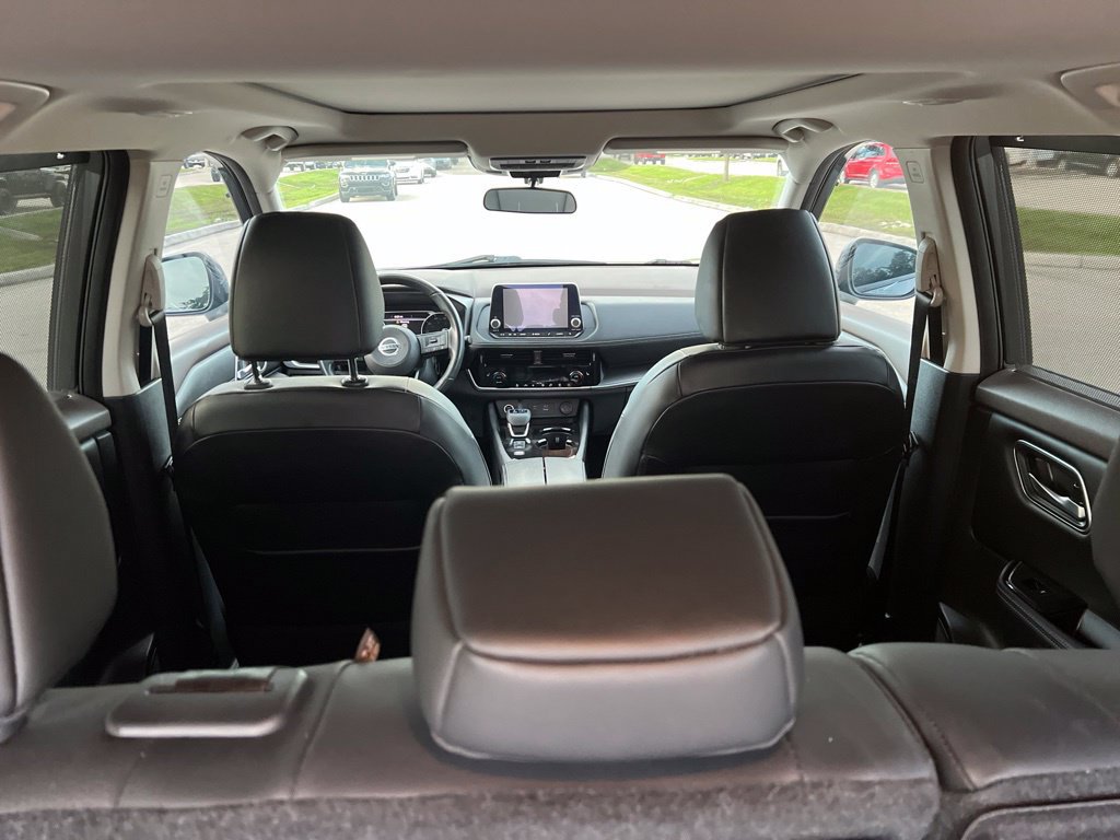 Used 2021 Nissan Rogue SV w/ Premium Package FWD image 12