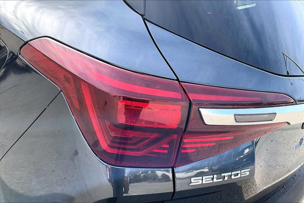 Used 2021 Kia Seltos EX image 31