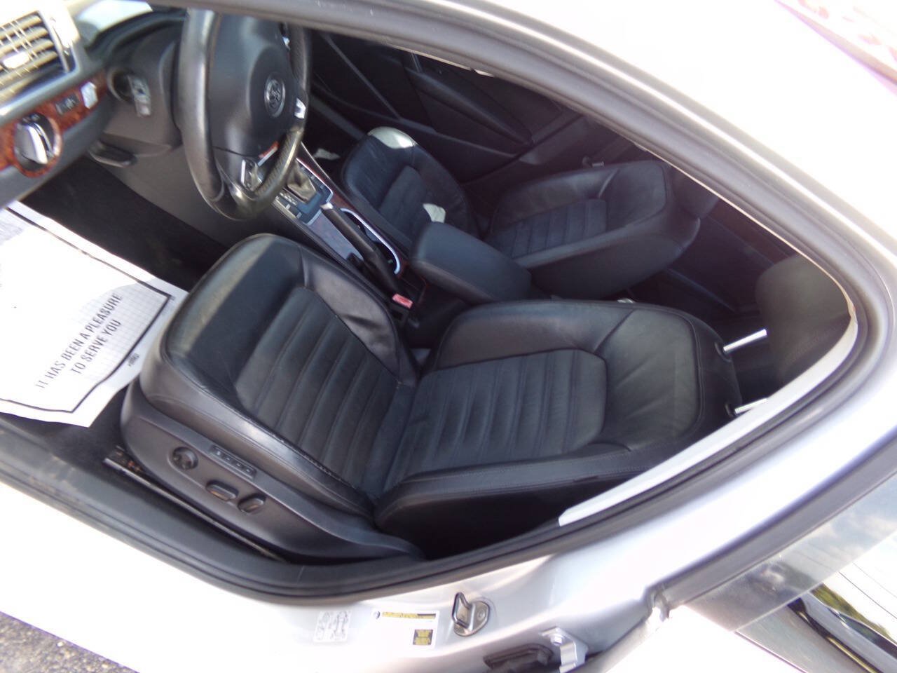 Used 2013 Volkswagen Passat TDI SEL Premium FWD image 11