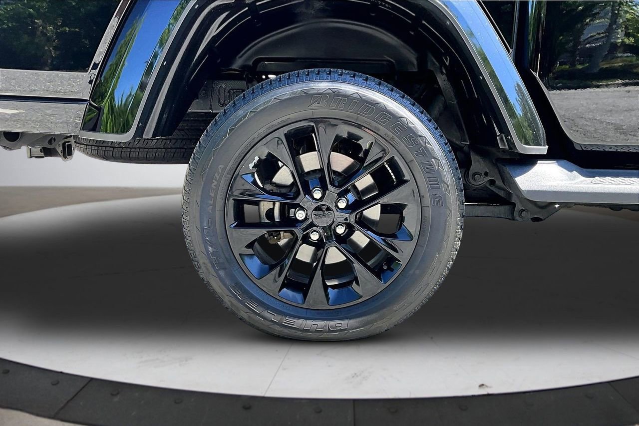 Certified 2023 Jeep Gladiator Overland AWD/4WD image 36