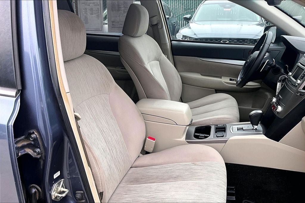 Used 2014 Subaru Outback 2.5i Premium w/ Moonroof Package AWD/4WD image 6
